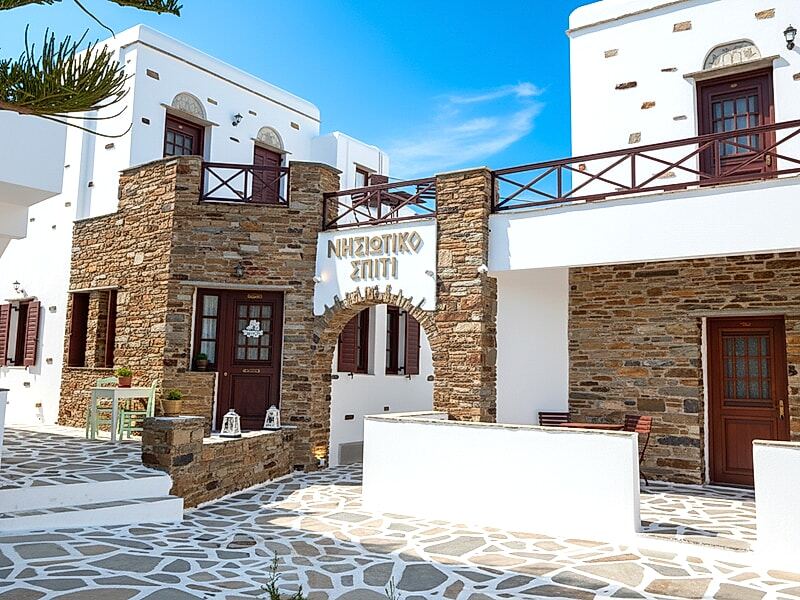 Tinos Suites & Apartments