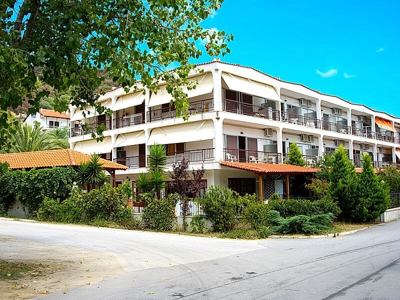 Leonidas Apartments And Suites