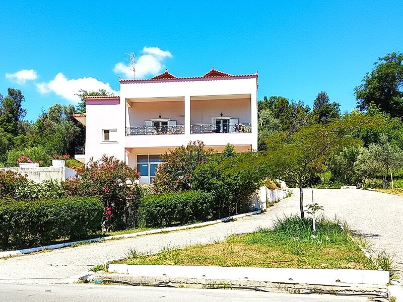 Kimi Apartments