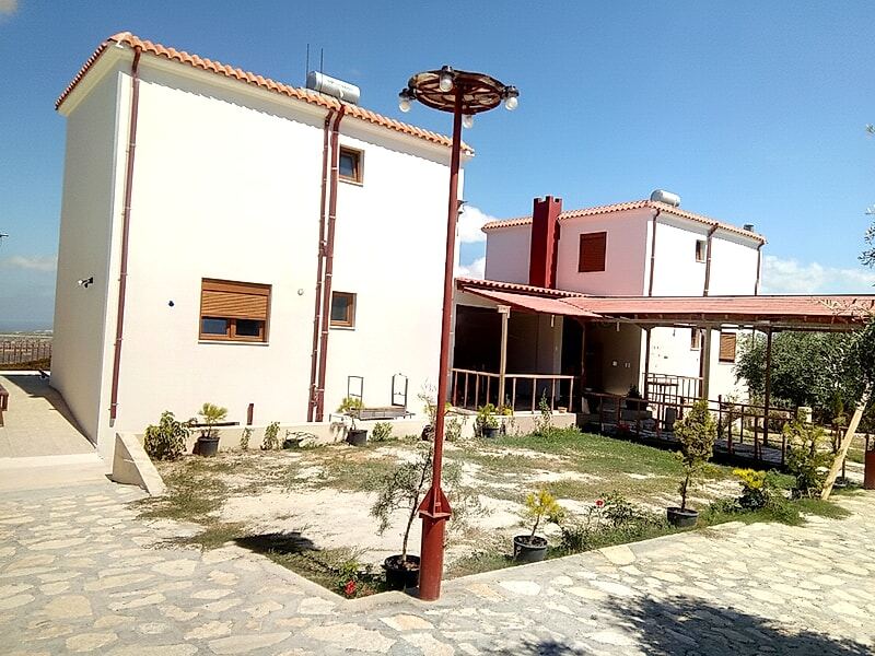 Fοivos and Athina Villas