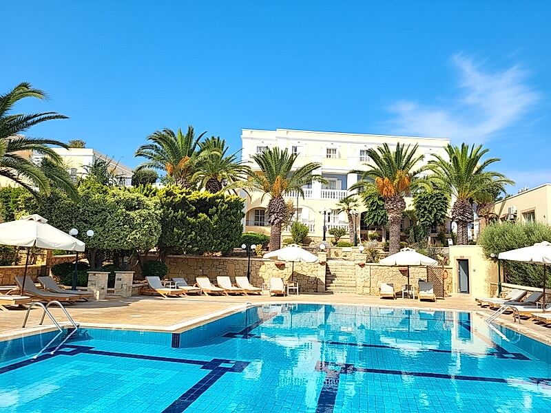 Crithoni's Paradise Hotel