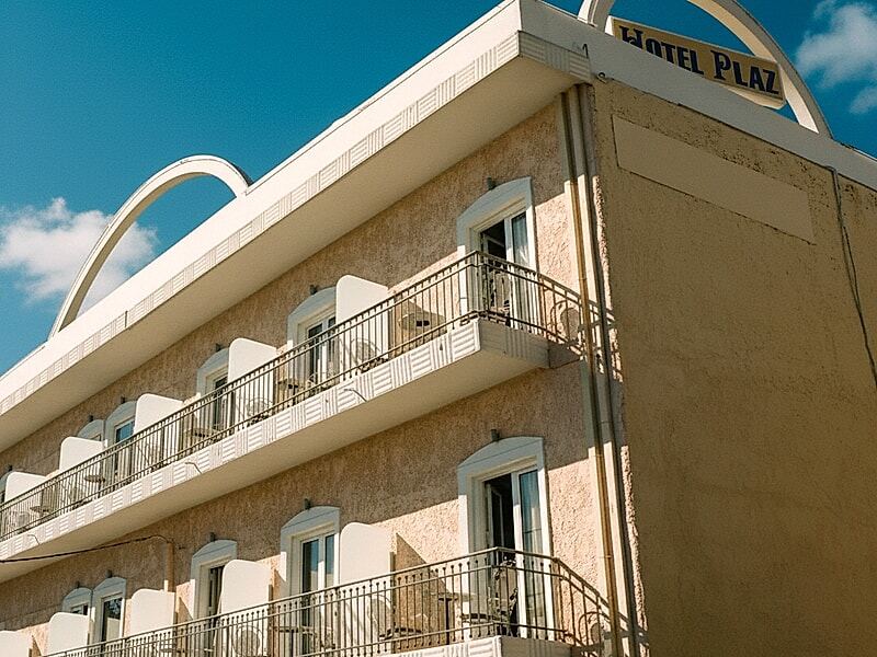 Plaz Hotel